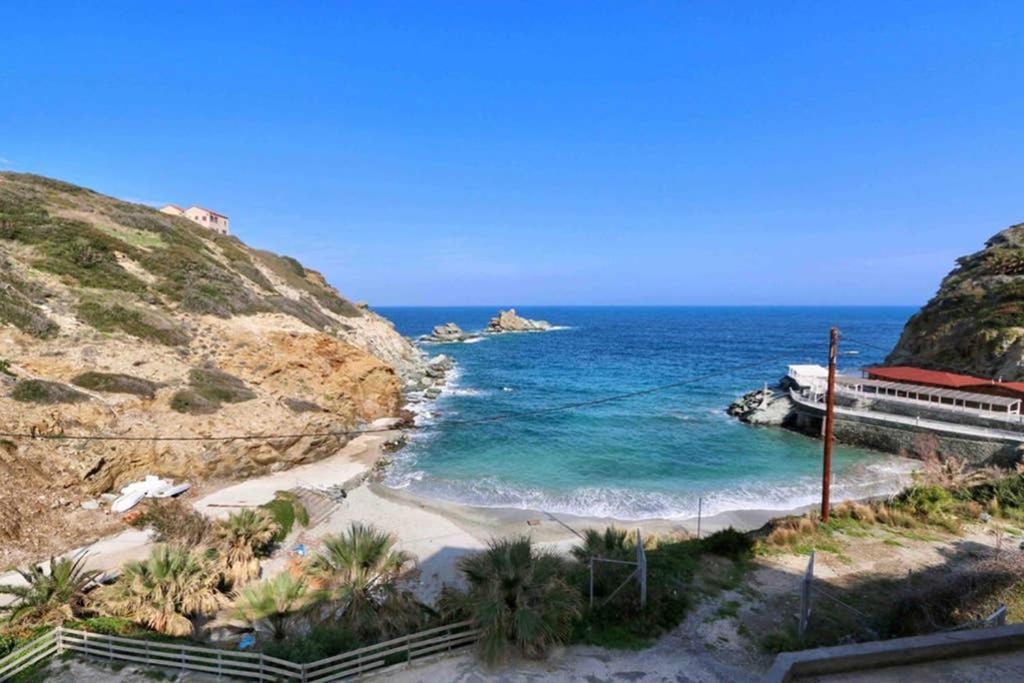 Eleni Sea View Luxury Apartment In Mades リガリア エクステリア 写真