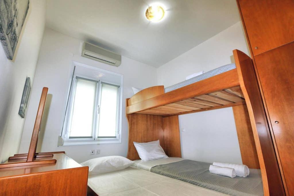 Eleni Sea View Luxury Apartment In Mades リガリア エクステリア 写真