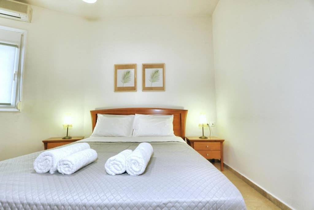 Eleni Sea View Luxury Apartment In Mades リガリア エクステリア 写真